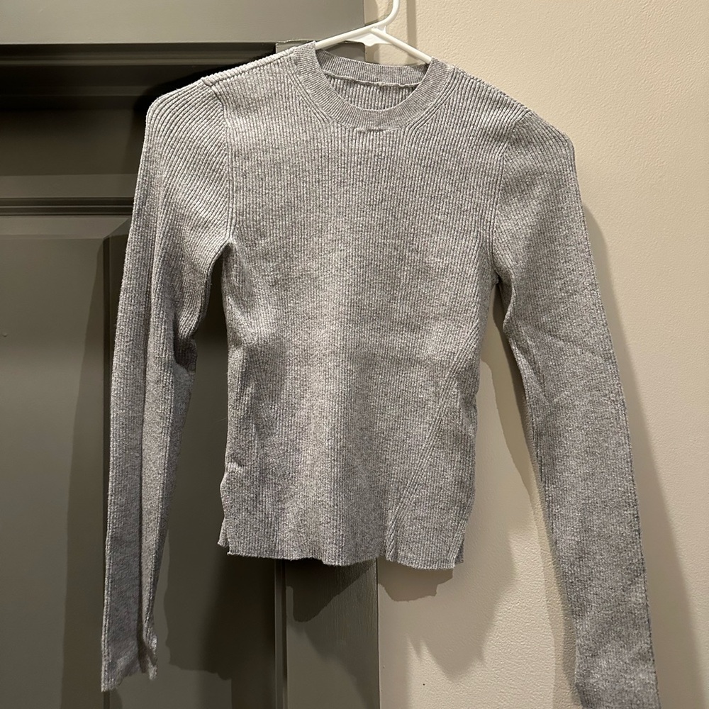 Abercrombie Women’s Gray Sweater